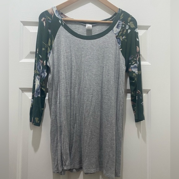 Tops - COPY - Raglan T Shirt, Grey and Hunter Green Floral, size large or 10 or 12